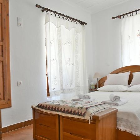 Grandmas Guest House Ýdra Eksteriør bilde