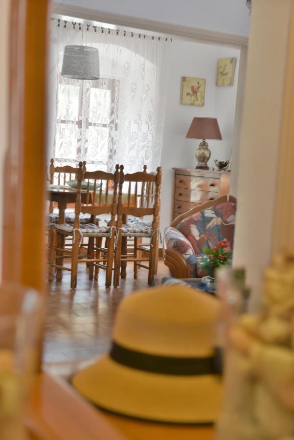 Grandmas Guest House Ýdra Eksteriør bilde