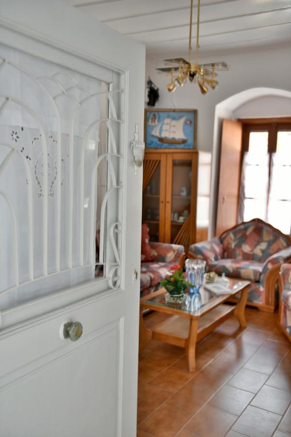 Grandmas Guest House Ýdra Eksteriør bilde