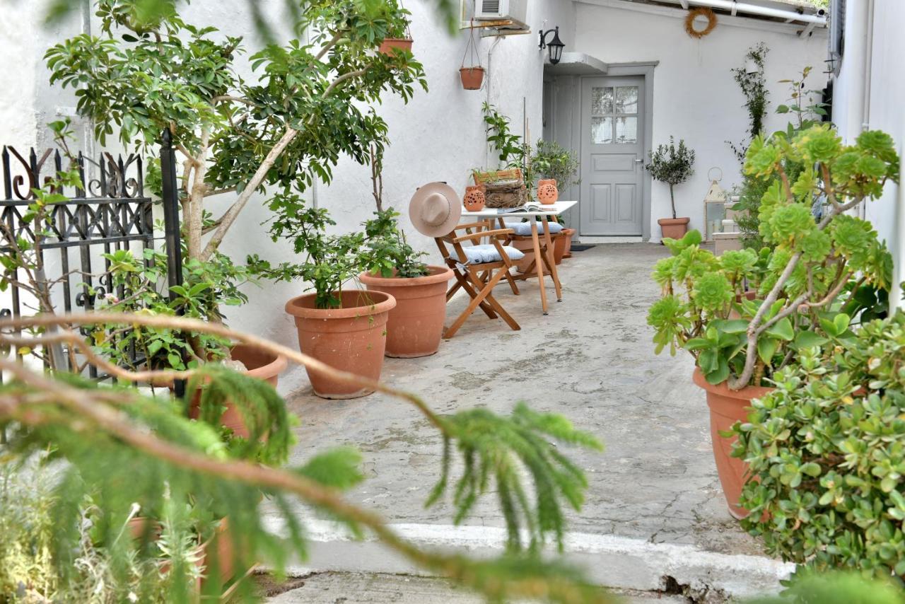 Grandmas Guest House Ýdra Eksteriør bilde