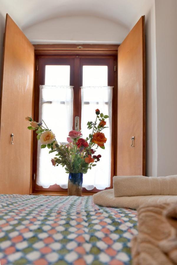Grandmas Guest House Ýdra Eksteriør bilde